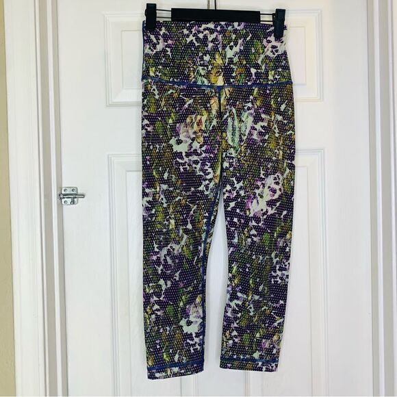 Lululemon Wunder Under Crop II floral sport Size 4 - Picture 1 of 8